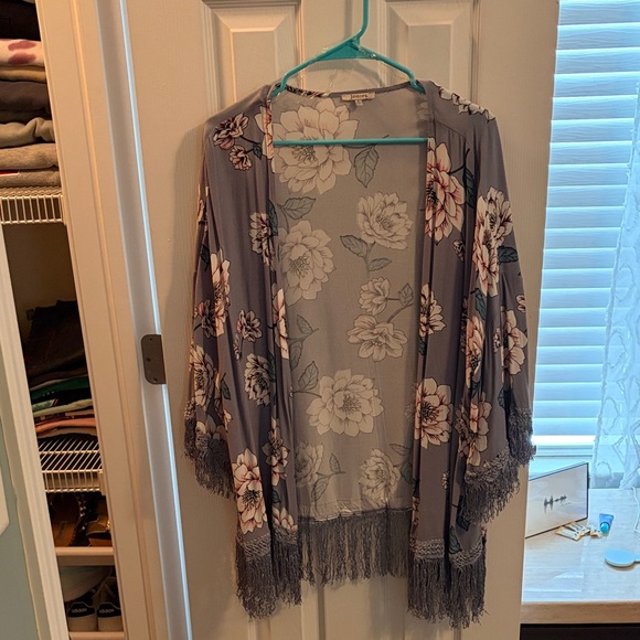 JODIFL Floral Kimono with Fringe - Picture 3 of 4